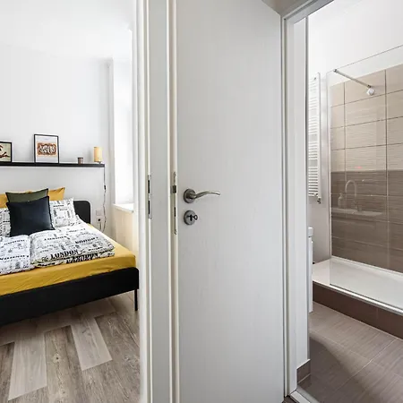 Apartment Chic 2br Flat Near The Opera Budapest