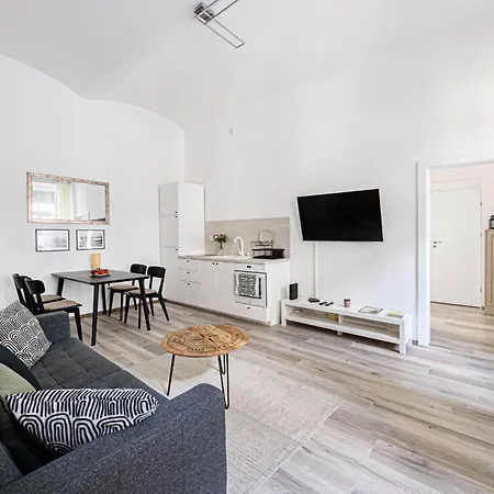 Chic 2br Flat Near The Opera * Budapest