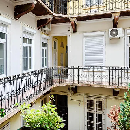 Appartement Chic 2br Flat Near The Opera Boedapest