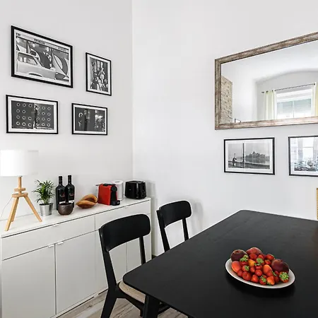 Apartment Chic 2br Flat Near The Opera Budapest