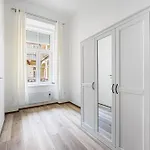 Chic 2br Flat Near The Opera 아파트 부다페스트