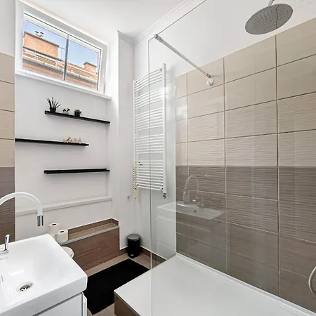 Chic 2br Flat Near The Opera Budapeste