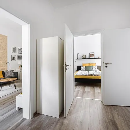 Chic 2br Flat Near The Opera Апартаменты *