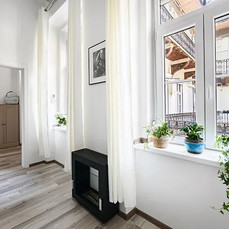 Chic 2br Flat Near The Opera Апартаменты